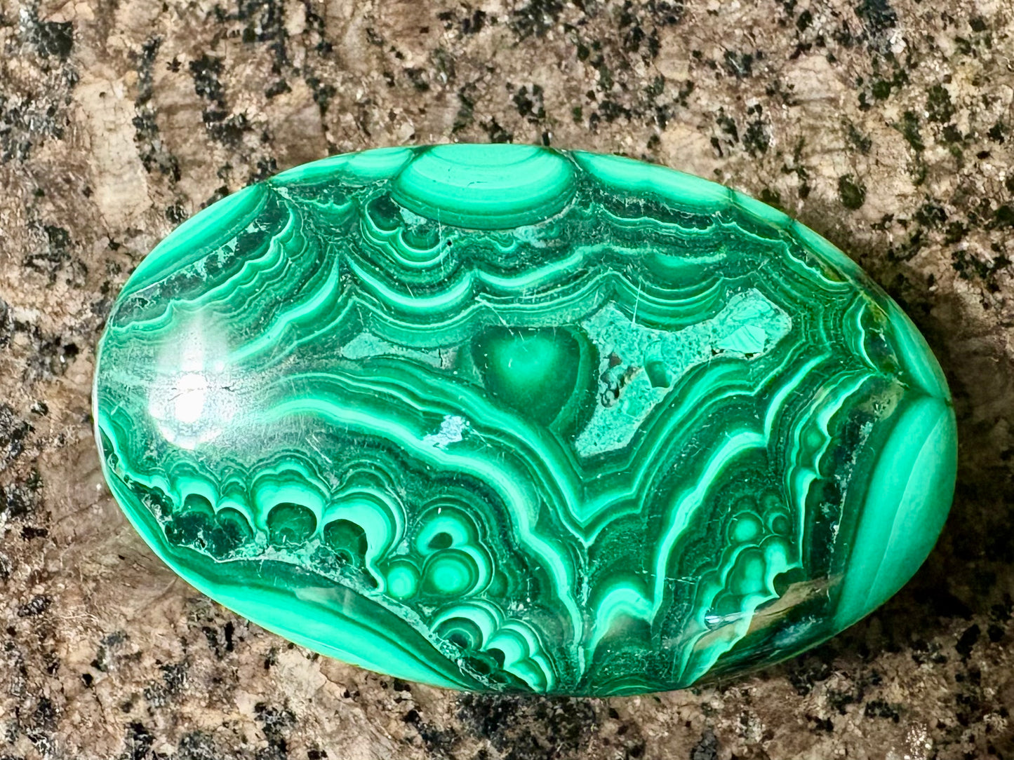Solid Malachite Palm Stone