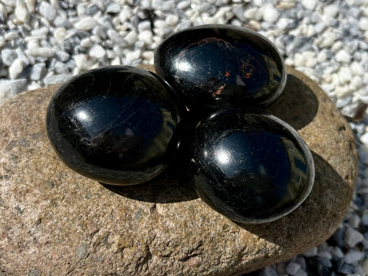 Black Tourmaline Palm Stone – Polished Grounding Crystal