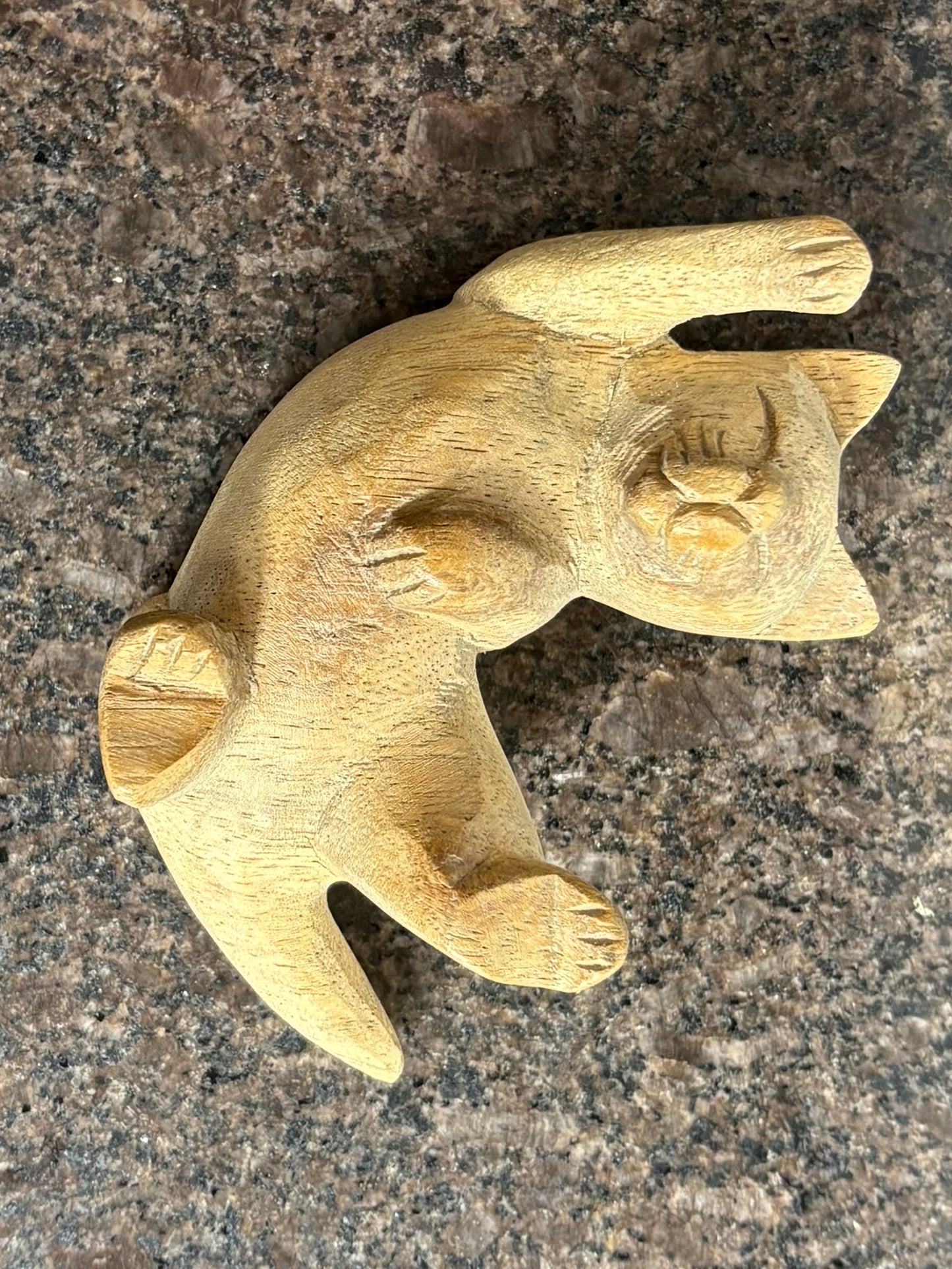Hand Carved Wooden Cat Figurine – Playful Cat Ornament – 10cm
