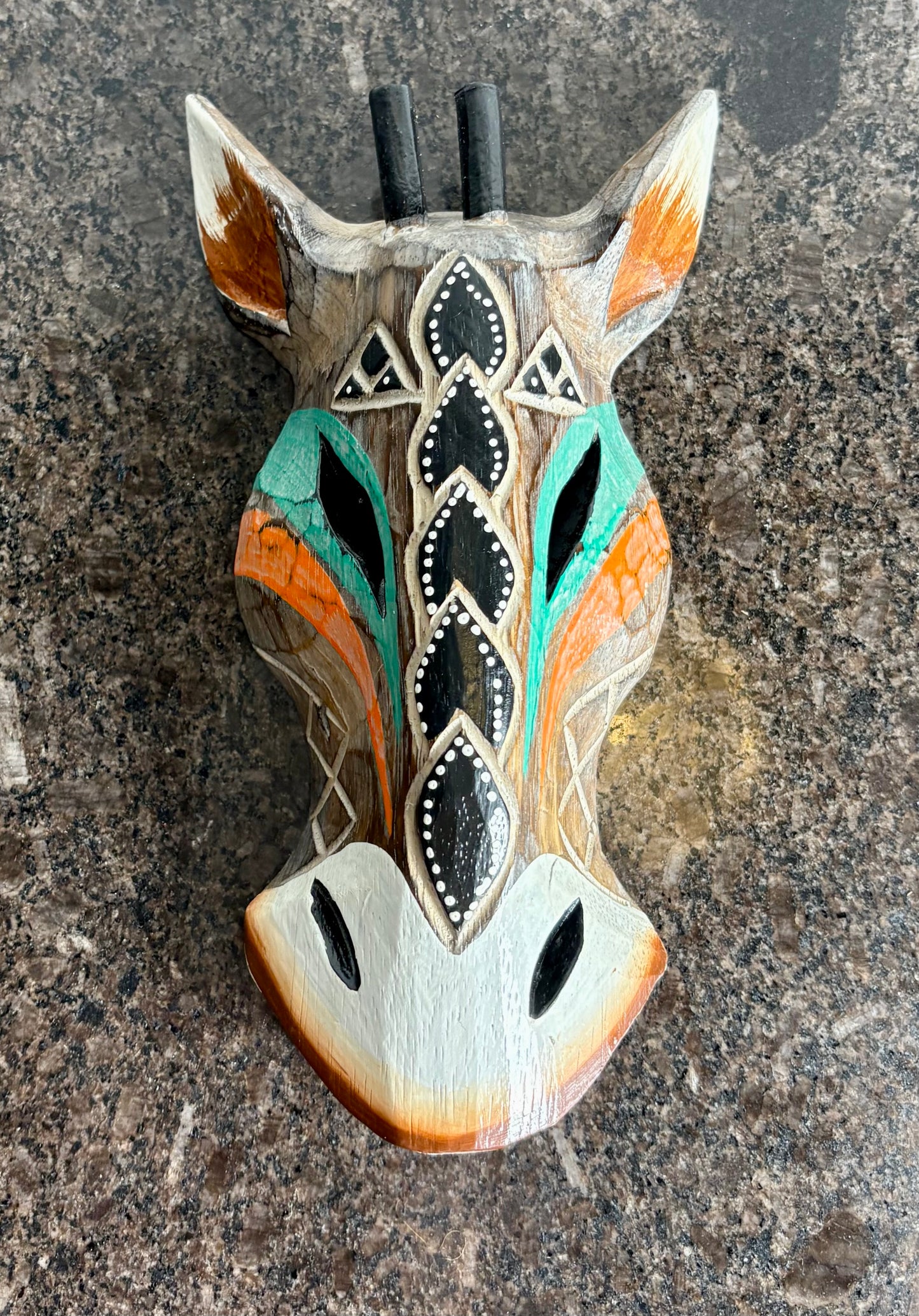 Hand-Carved Wooden Giraffe Wall Mask – 20cm African Tribal Wall Art