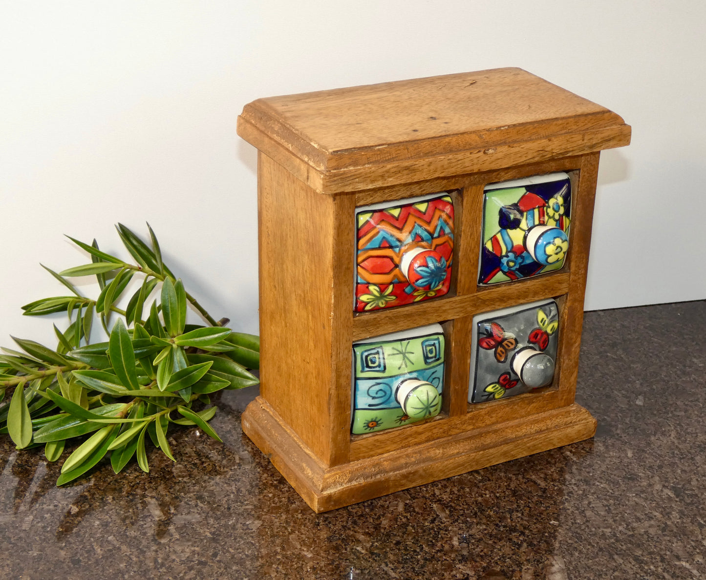 Ceramic Chest of 4 Drawers in a Solid Wood Frame