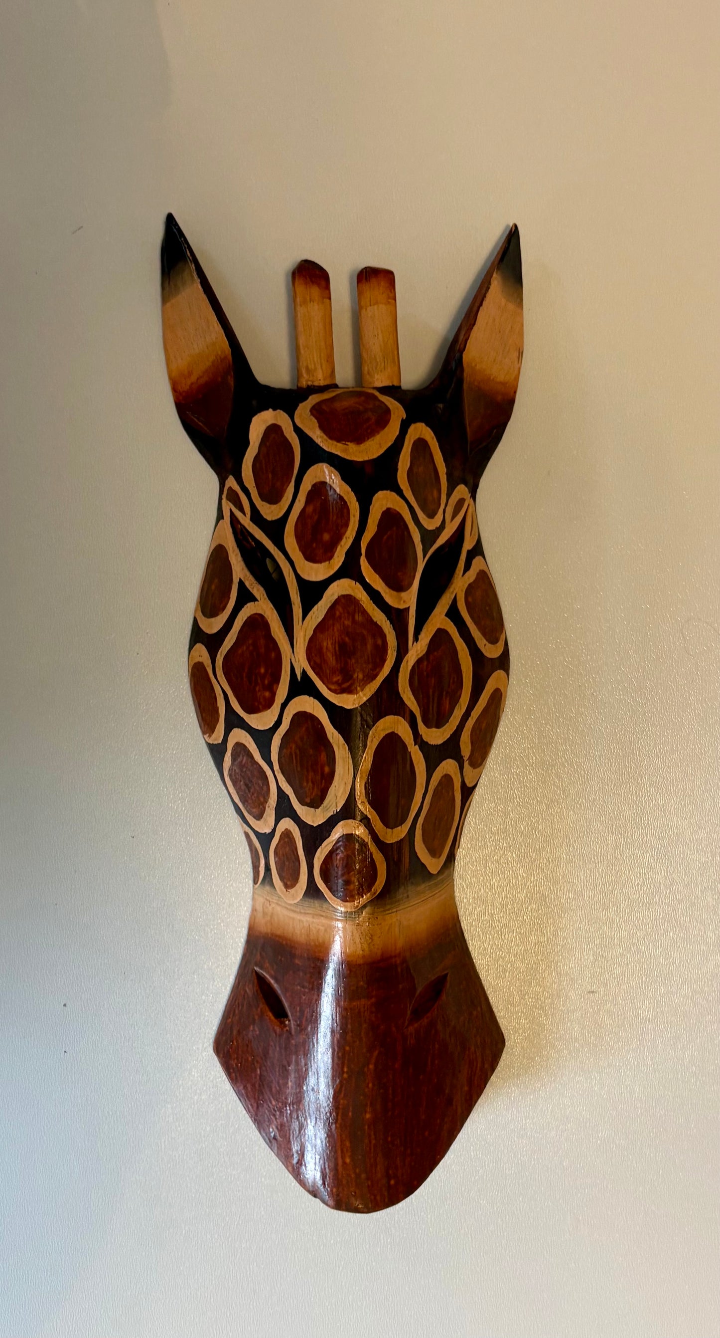 Hand-Carved Wooden Giraffe Wall Mask – 20cm African Tribal Wall Art