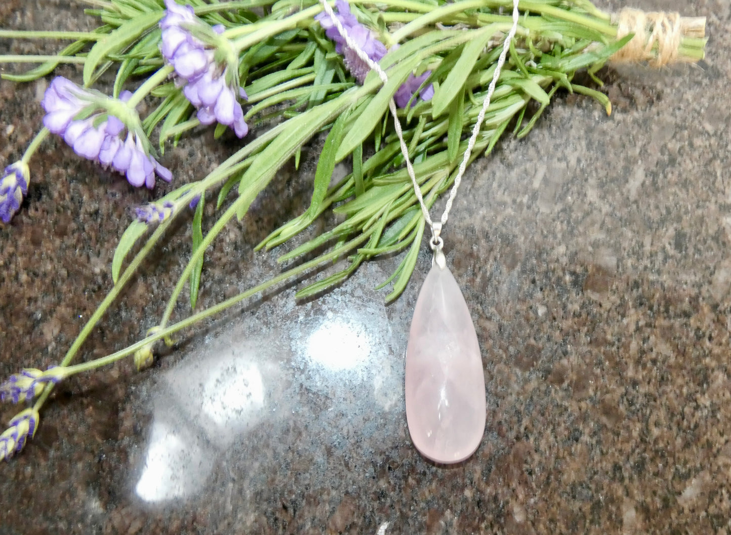 Beautiful Large Rose Quartz Drop Pendant with 18"
Sterling Silver Chain.