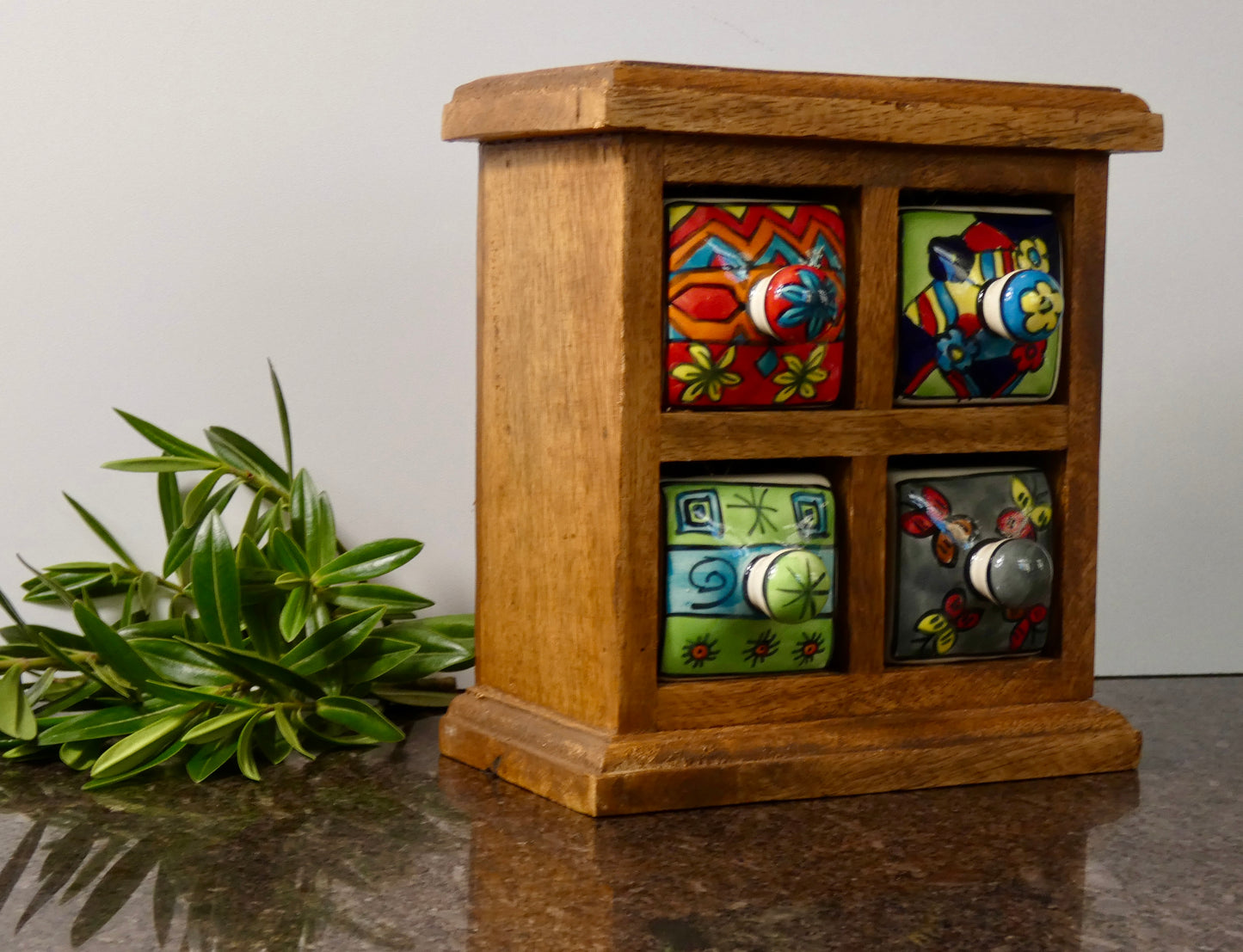 Ceramic Chest of 4 Drawers in a Solid Wood Frame