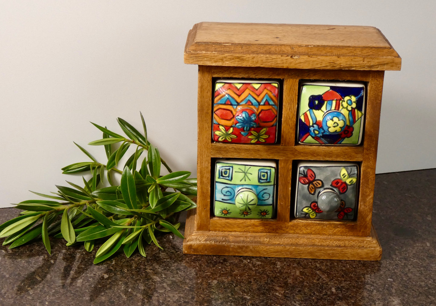 Ceramic Chest of 4 Drawers in a Solid Wood Frame