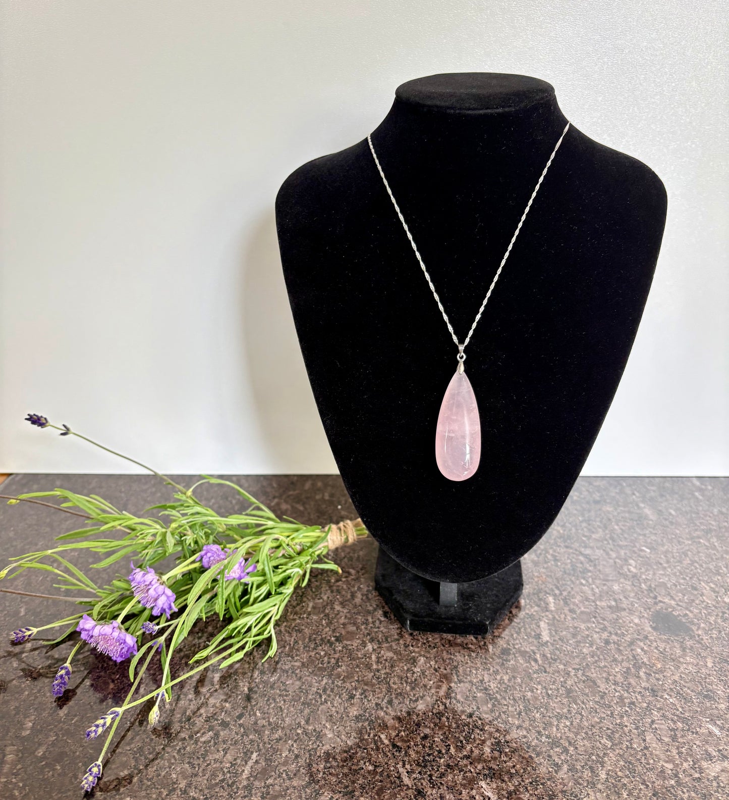 Beautiful Large Rose Quartz Drop Pendant with 18"
Sterling Silver Chain.