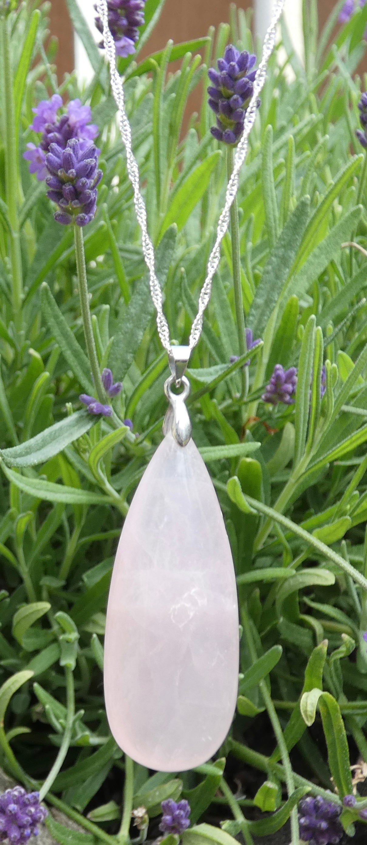 Beautiful Large Rose Quartz Drop Pendant with 18"
Sterling Silver Chain.